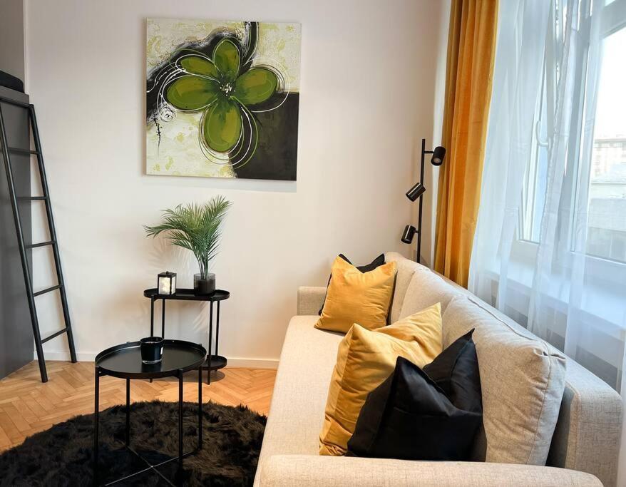 Central Getaway Studio Bratislava Extérieur photo